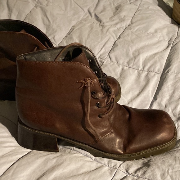 Enzo Angiolini Leather Ankle Boots 🥾 - Picture 4 of 8